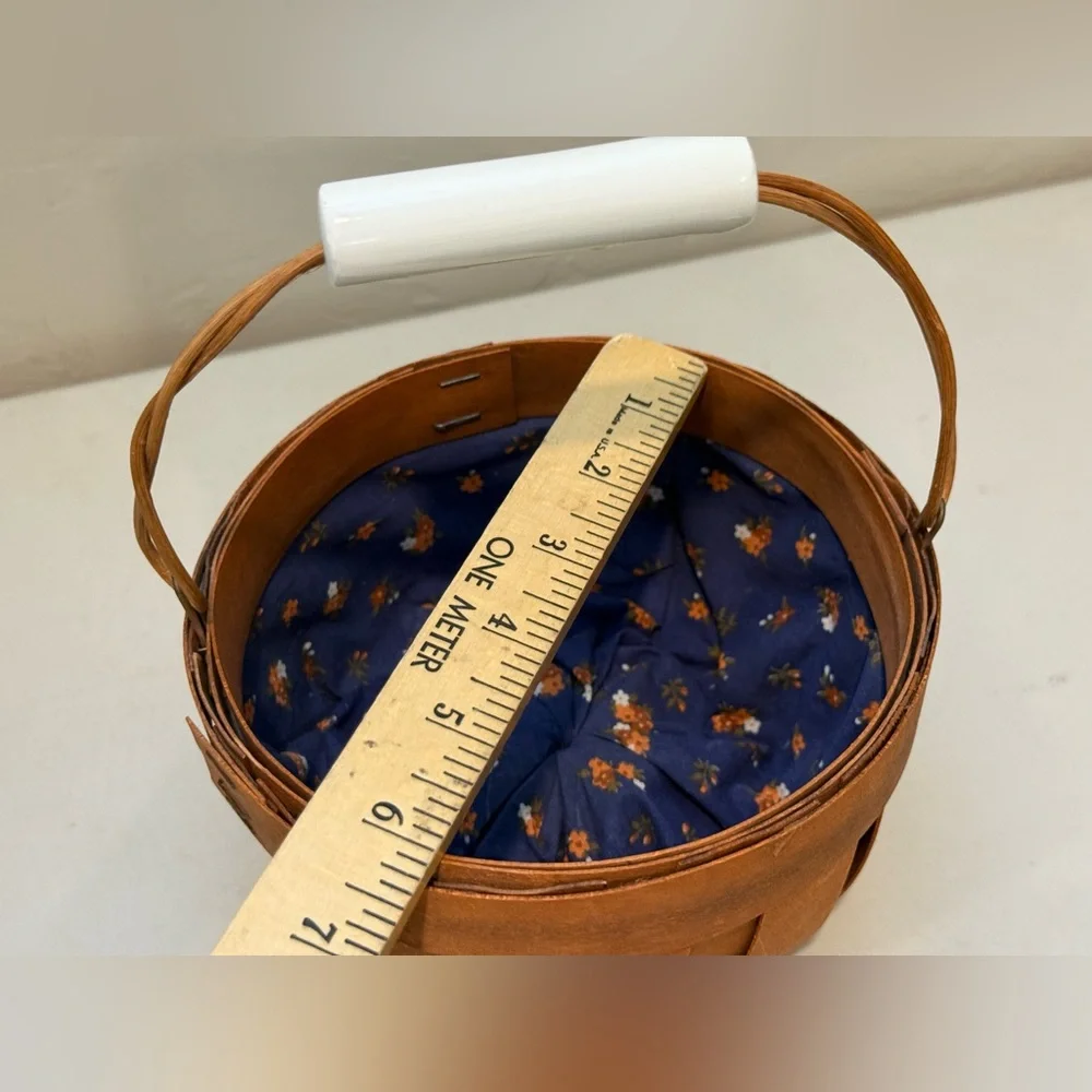 Vintage Small Basket with Handle round Blue Floral Liner 8”H 6”W‎
